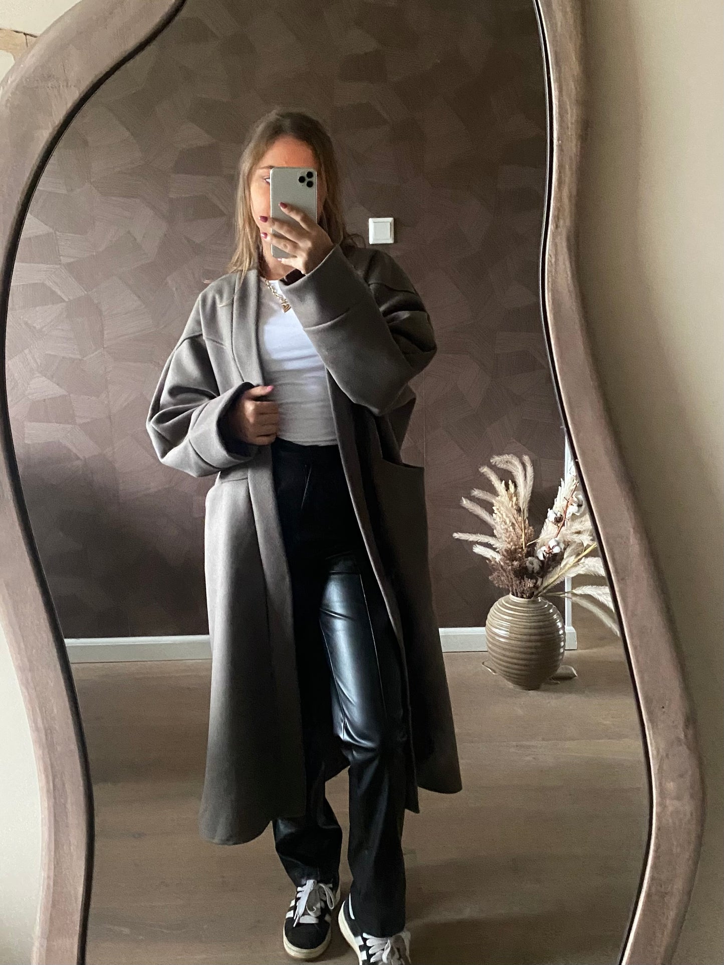Suze - oversized coat taupe