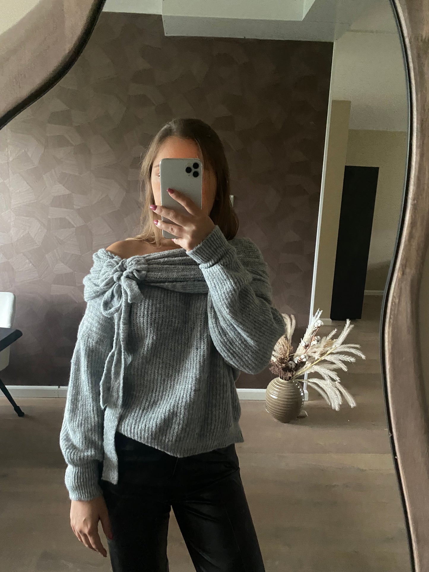 Feline - Grijze trui met strik