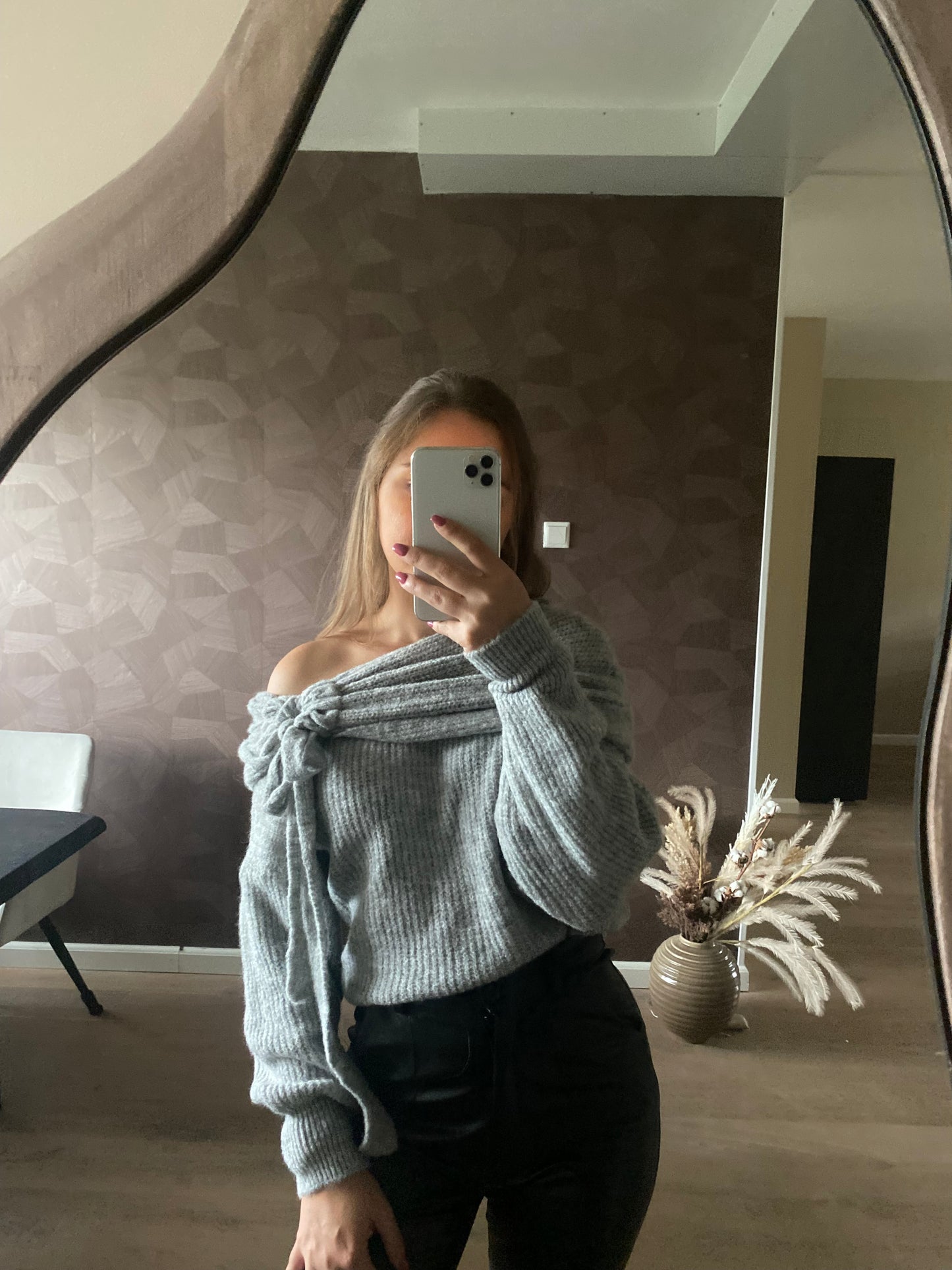 Feline - Grijze trui met strik