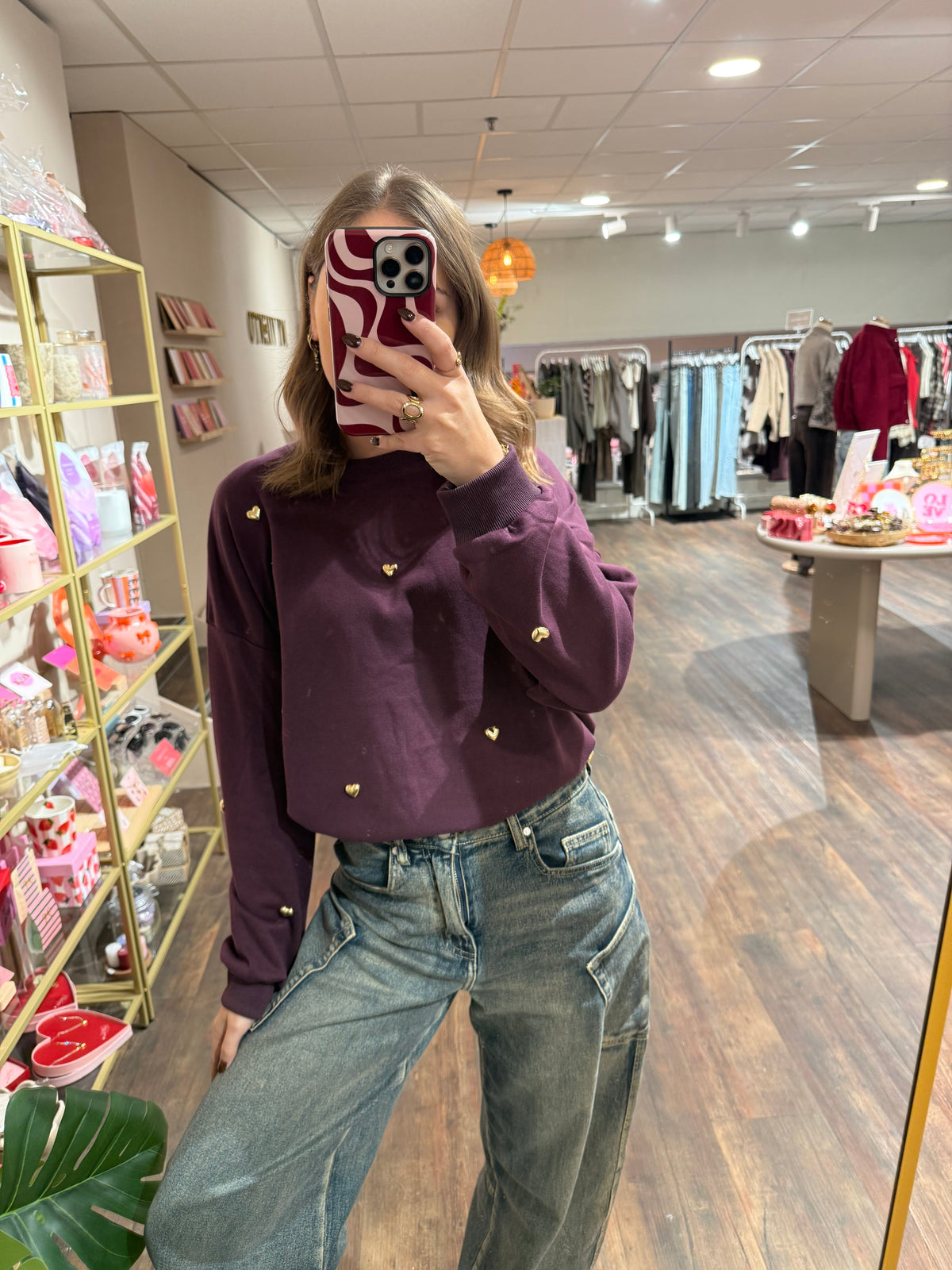 Marit - plum sweater met hartjes
