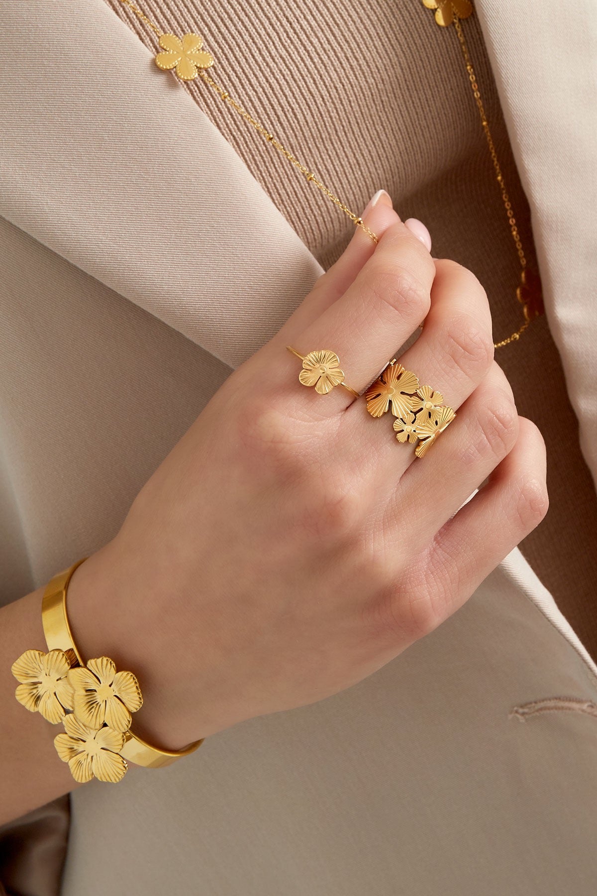 Schattige bloem ring zilver