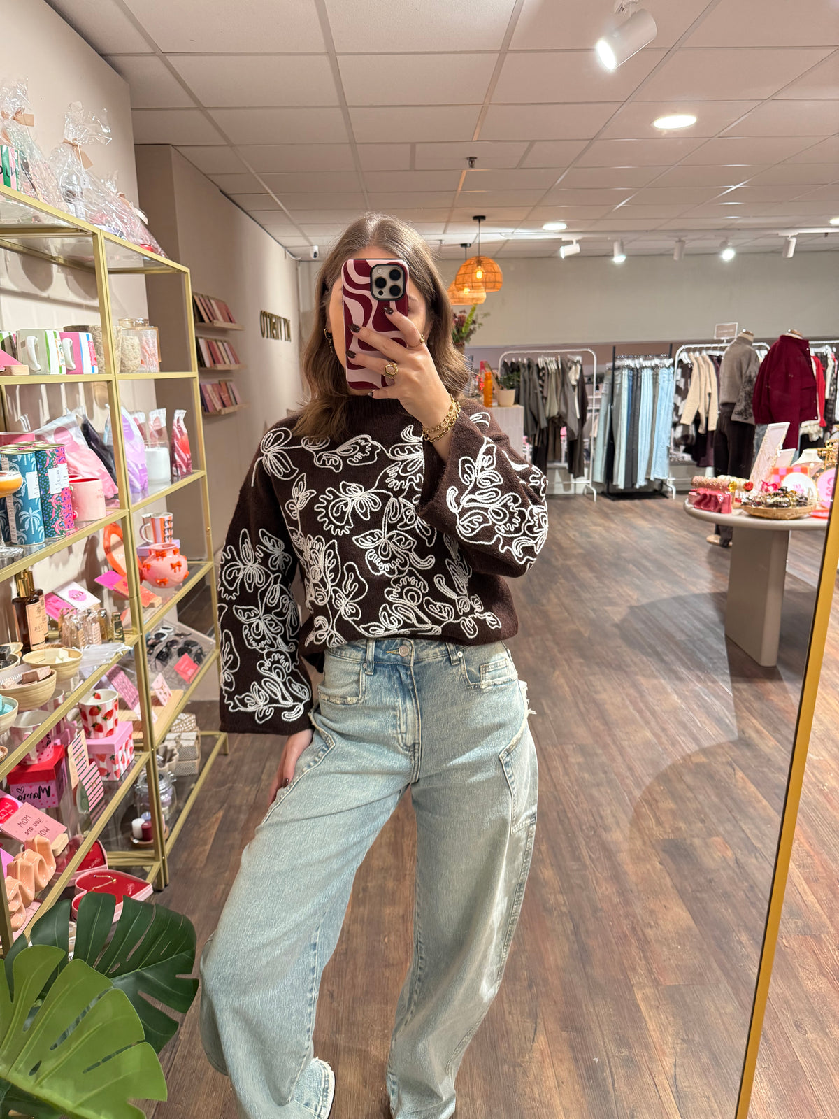 Merel - floral embroidery trui bruin