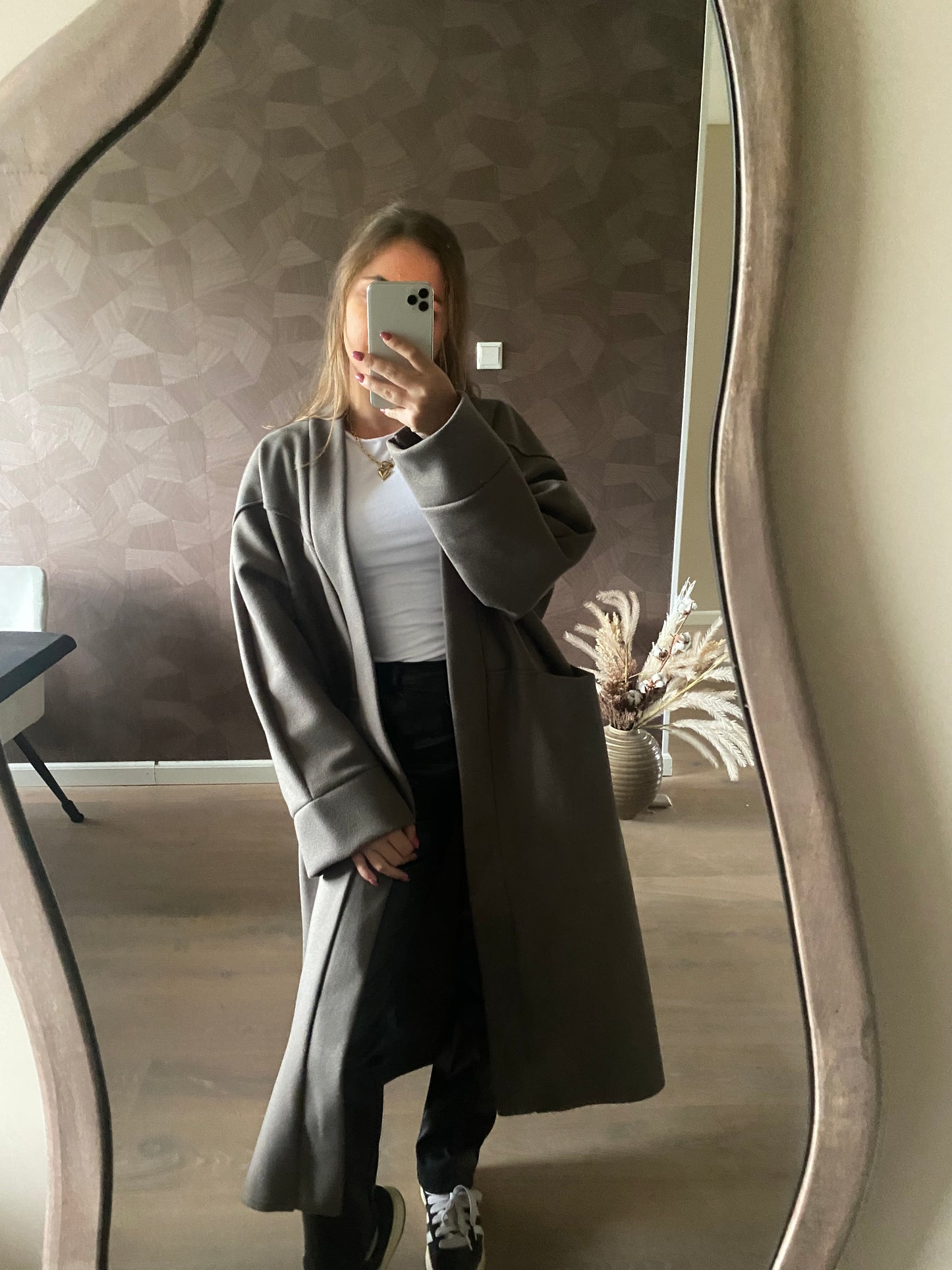 Suze - oversized coat taupe