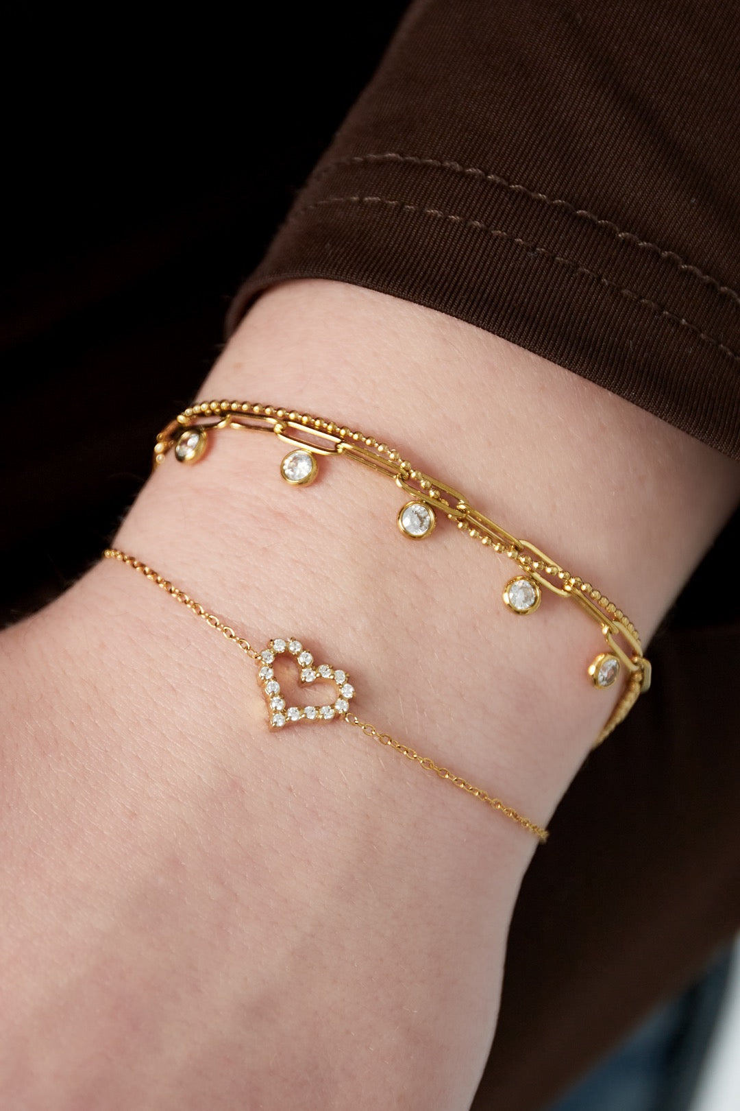 Strass hartje armband goud