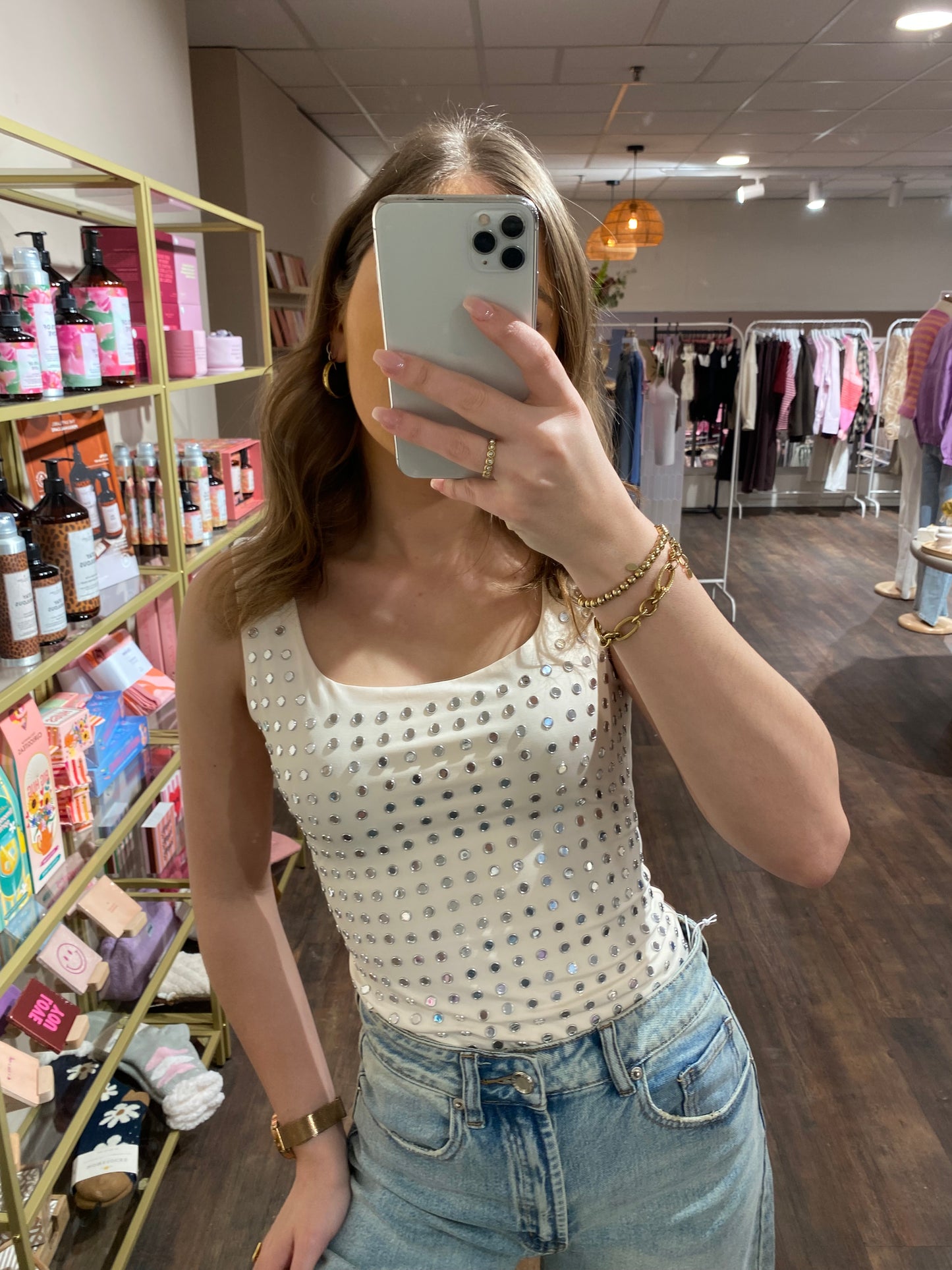 Stijlvolle basic body met extra touch.