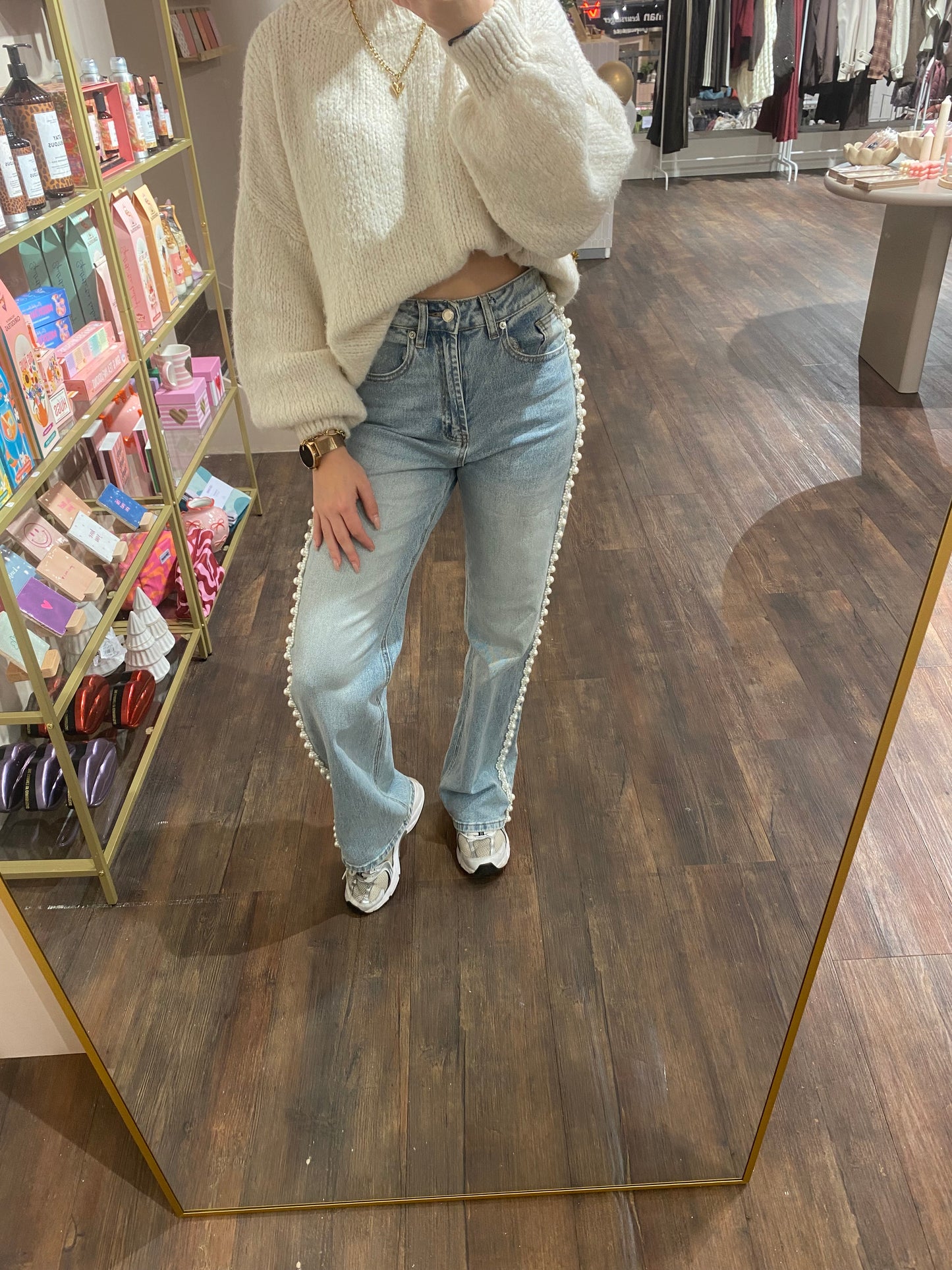 Comfortabele en stretchy denim jeans met stijlvolle parels, perfect te combineren.