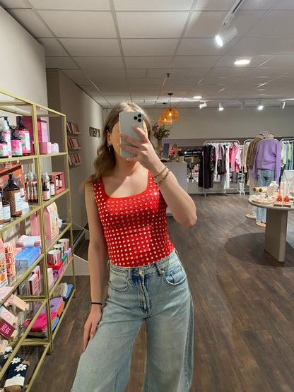 Yara - studs body rood