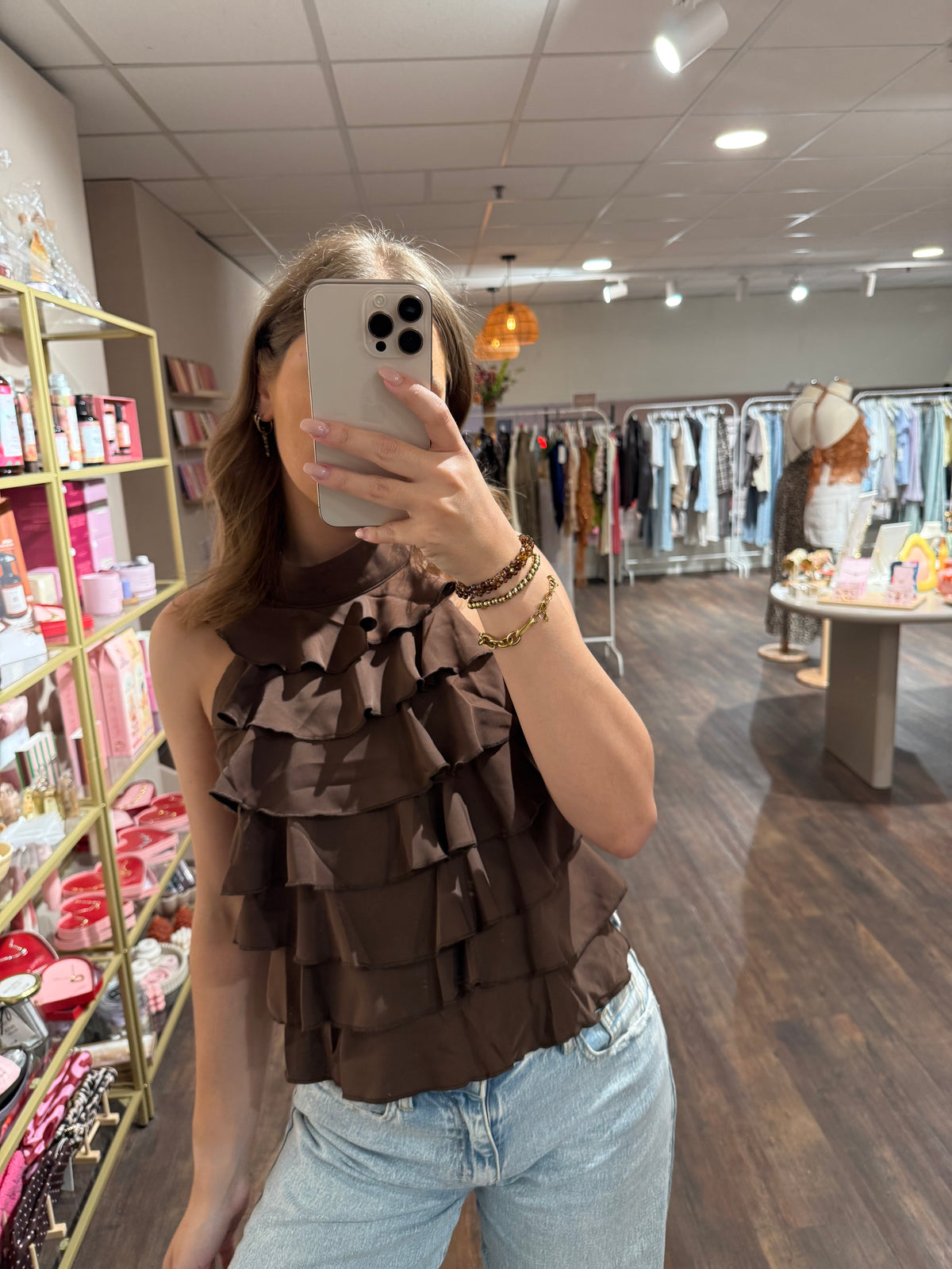 Olivia - ruffle open rug top bruin