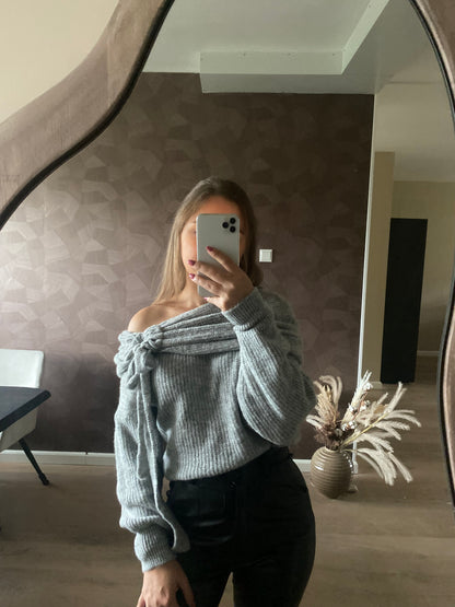 Feline - Grijze trui met strik