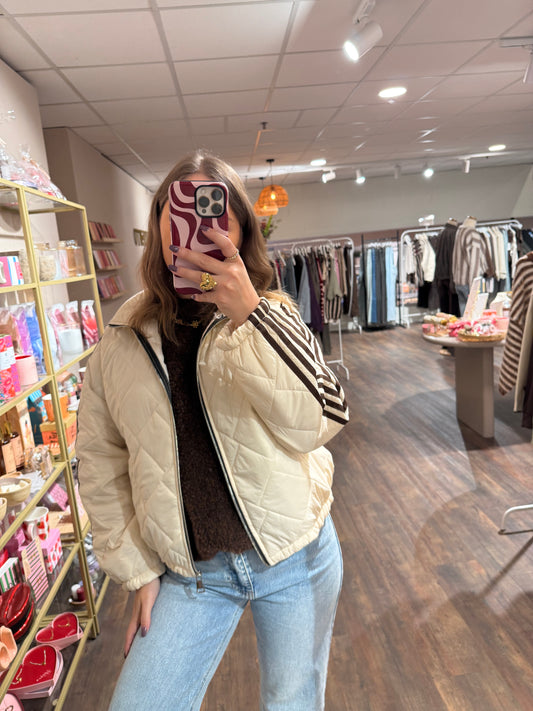 Nina - creme gewatteerde jas met strepen