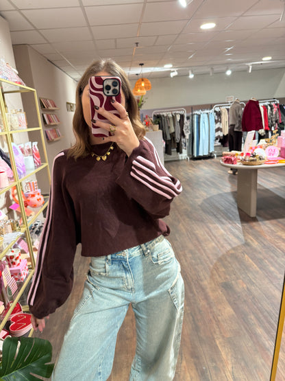 Lisa - gestreepte off shoulder trui