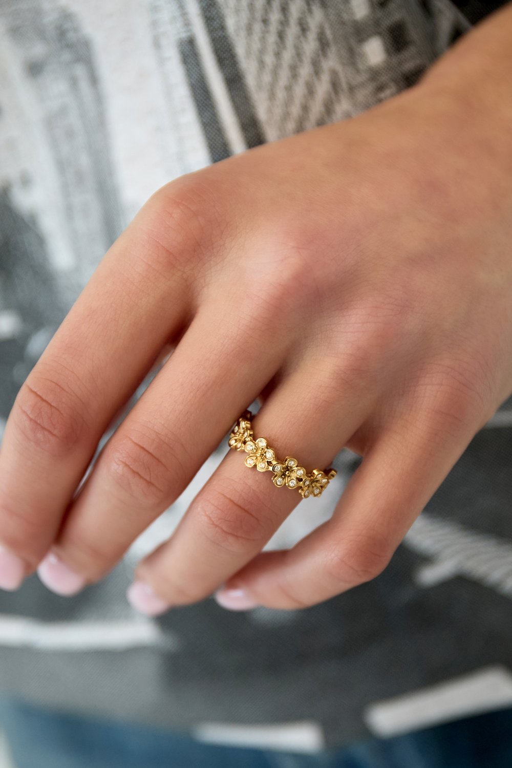 Strass bloemen ring goud
