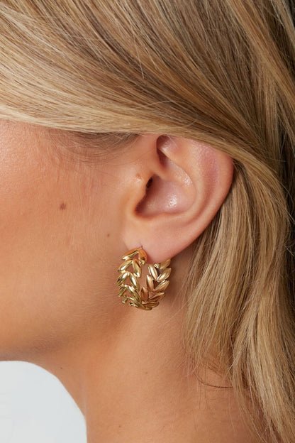 Blad ring oorbellen goud