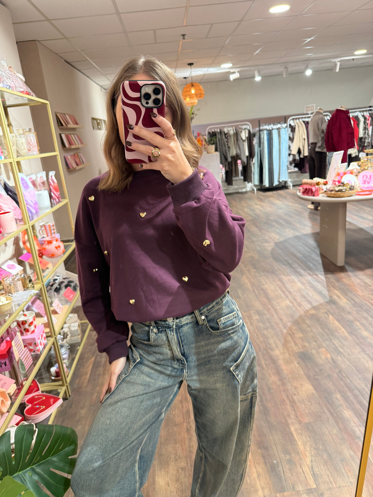 Marit - plum sweater met hartjes