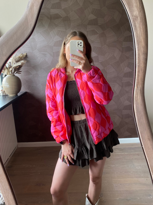 Puck - gewatteerde bomber jas met rood roze print