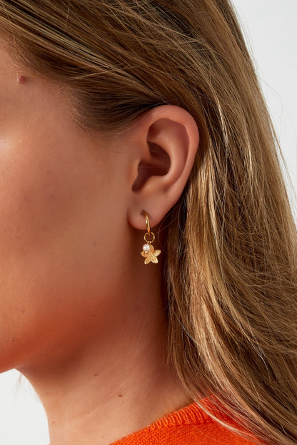 Pearl blossom oorbellen goud
