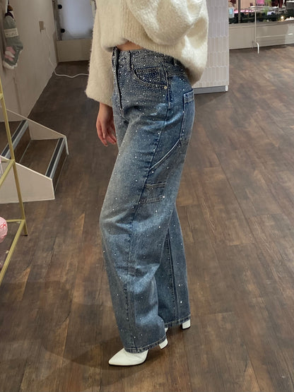 Trendy barrel blauwe jeans met strass steentjes.