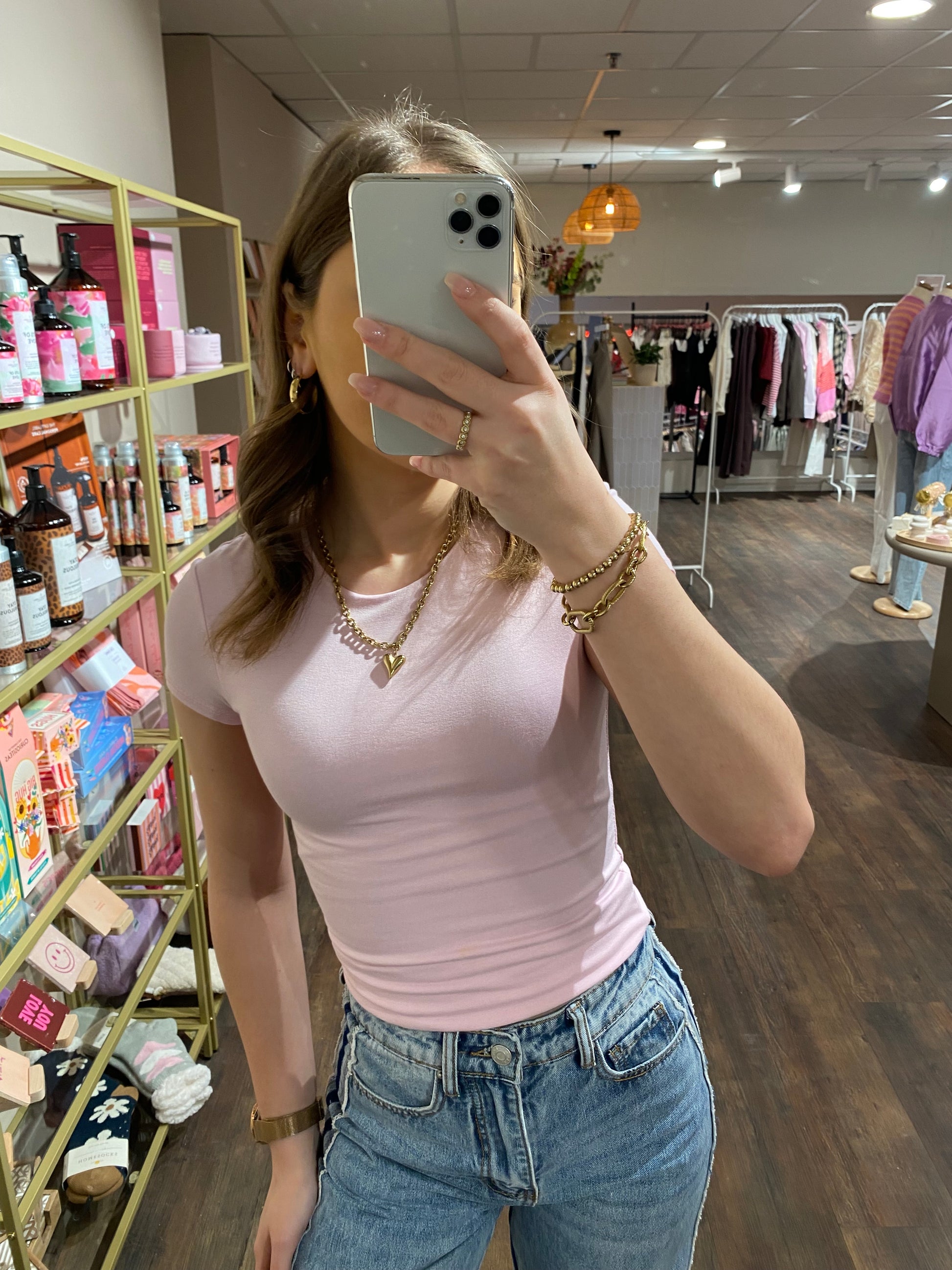 Basic roze top voor dames met korte mouwen en dubbele stof.