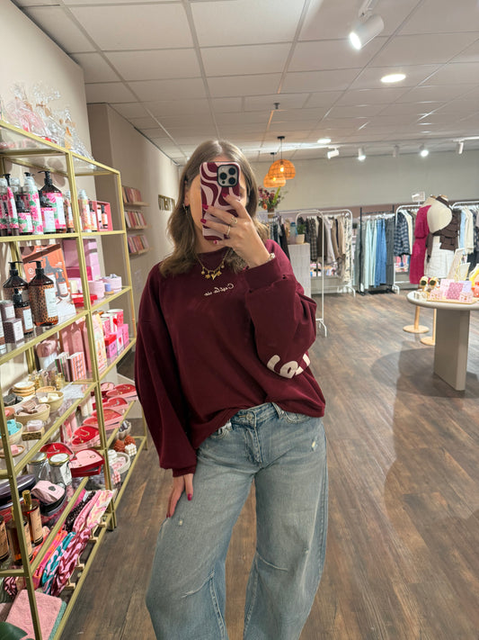 Bordeaux C'est La Vie sweater met print op voor- en achterkant.  