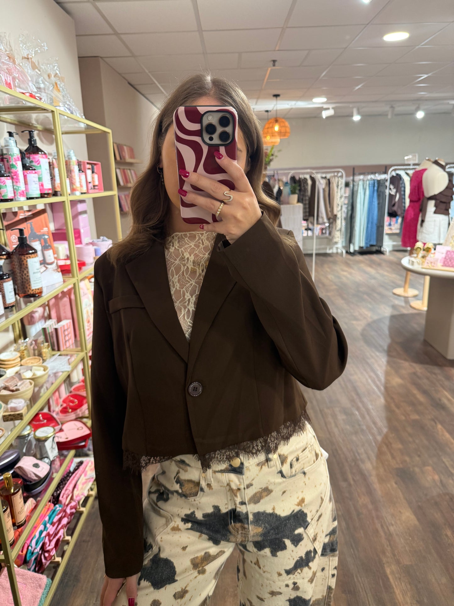 Cropped bruine blazer voor een stoere of chique outfit.  