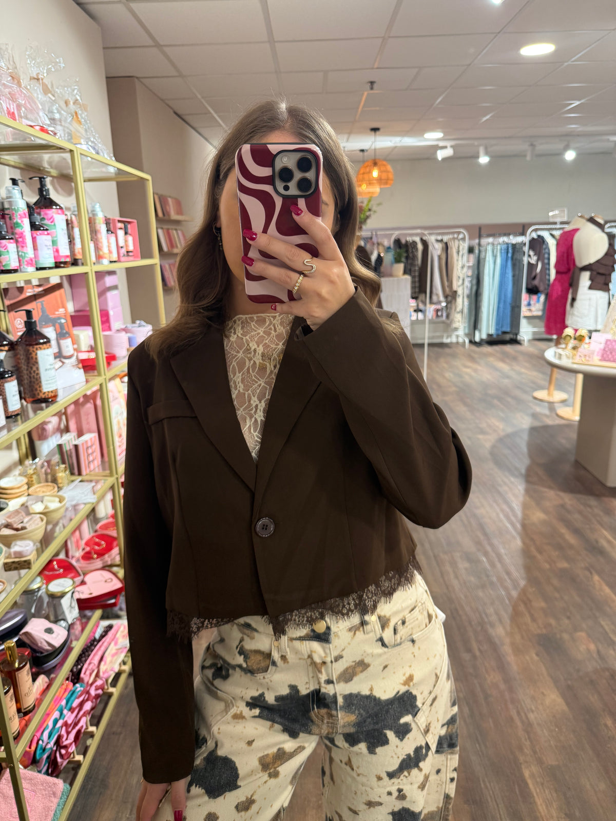Cropped bruine blazer voor een stoere of chique outfit.  