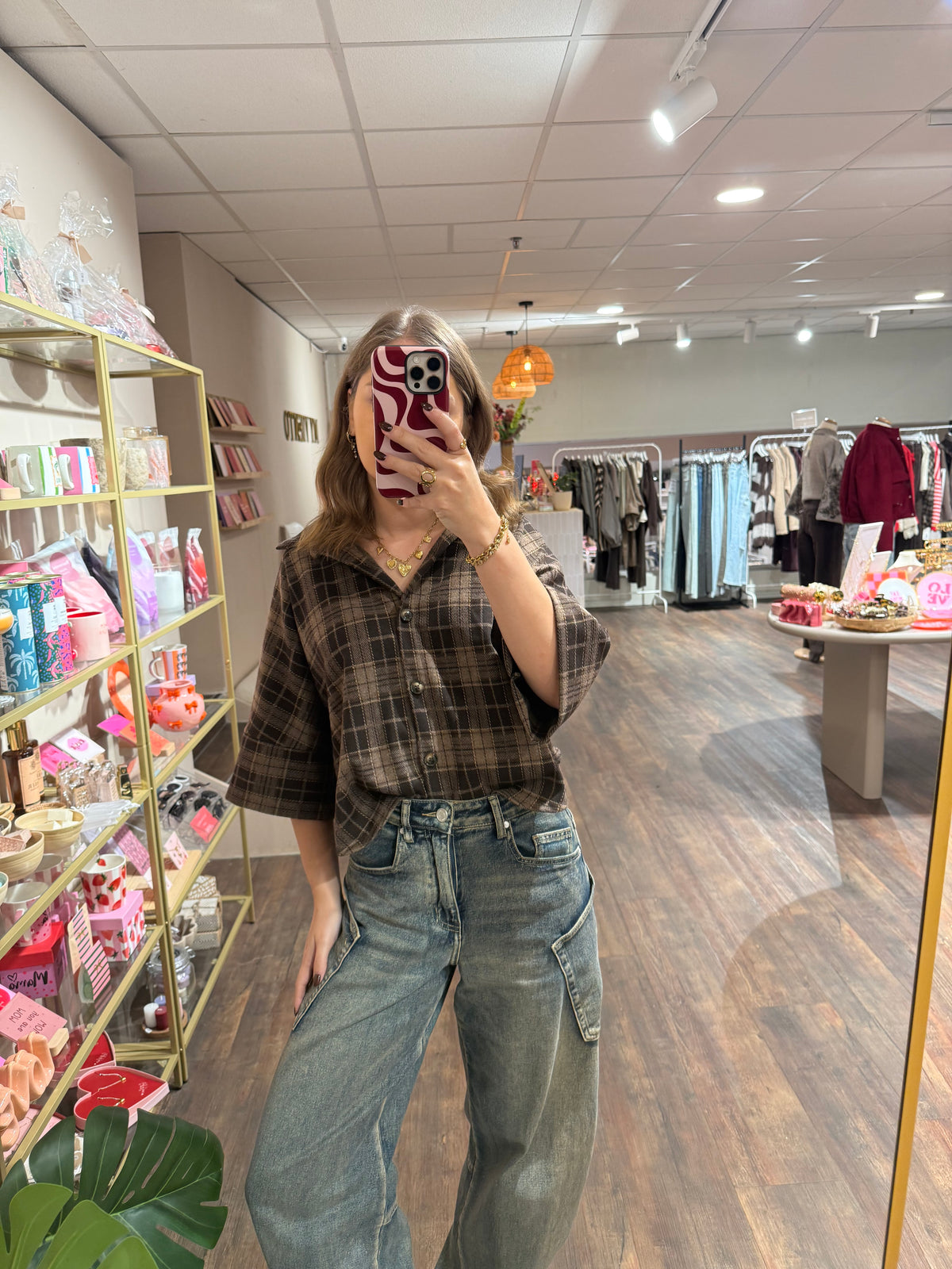 Trendy geruite blouse voor het najaar. 