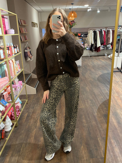 Bruine dames cardigan, perfect met leopard jeans of casual denim.