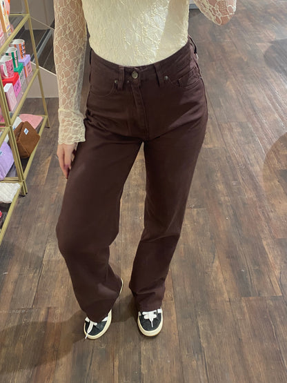 Bruine straight leg jeans voor dames met high waisted pasvorm.