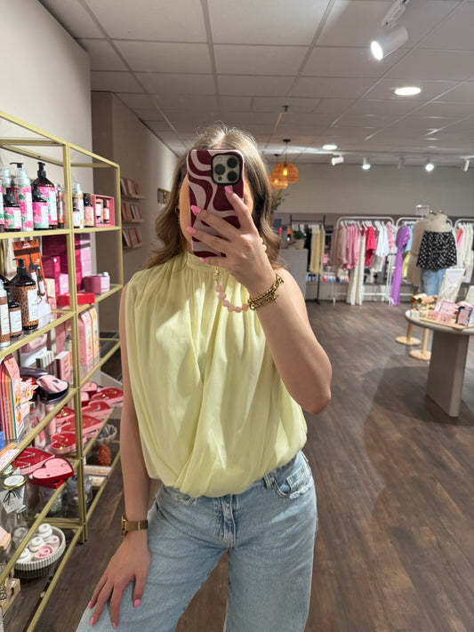 Mouwloze dames top perfect voor voorjaar en zomer.