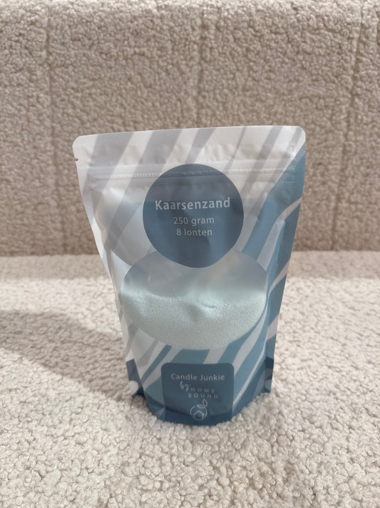 Kaarsenzand Aqua Candle Junkie 250 gram & 8 lonten