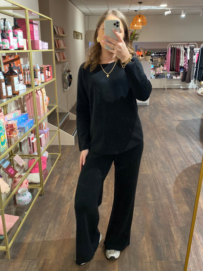 Comfy zwarte loungewear set met zachte stof.