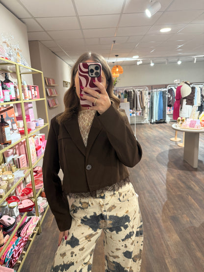 Trendy bruine blazer voor het najaar.  