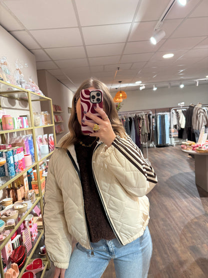 Nina - creme gewatteerde jas met strepen