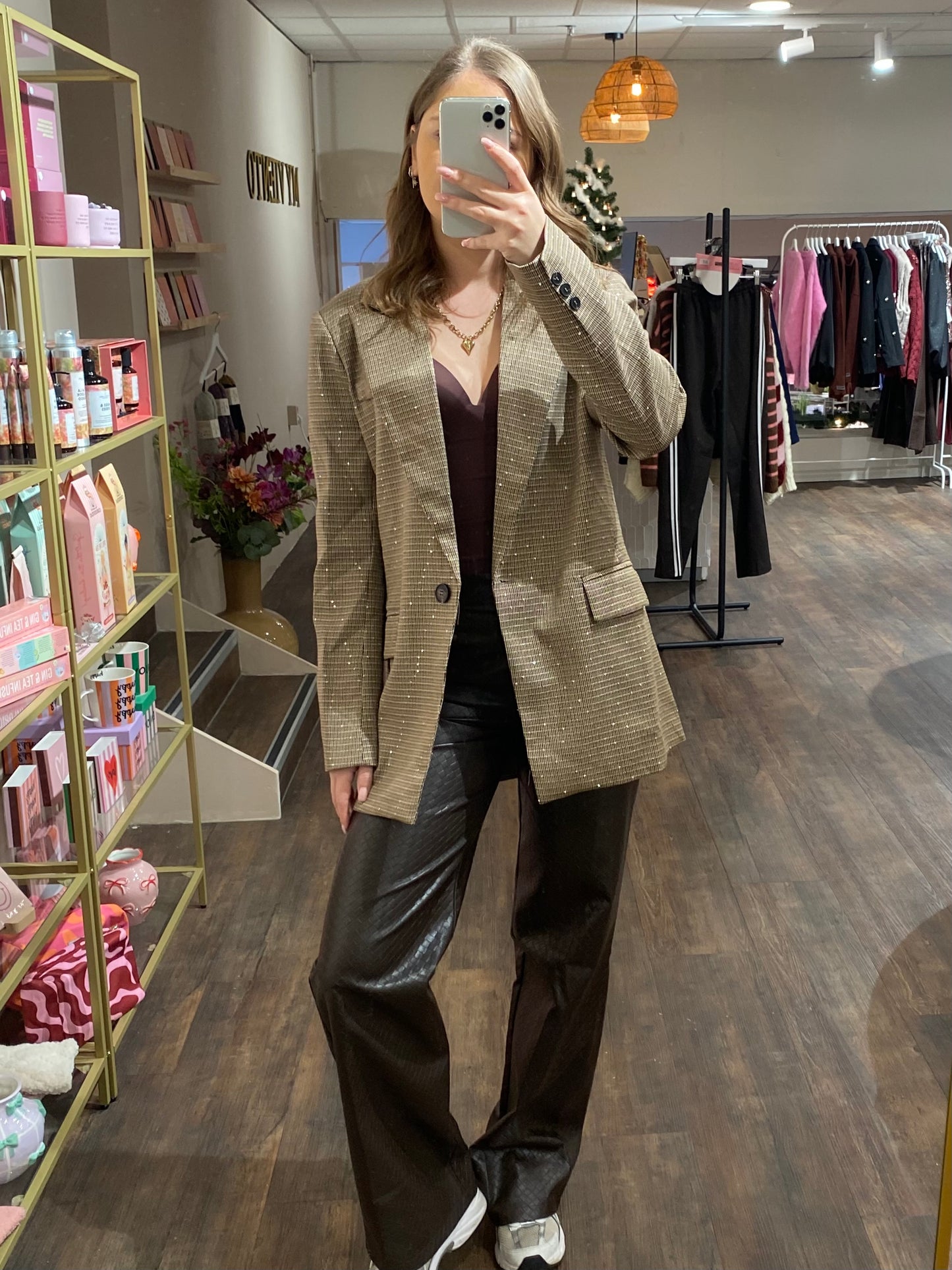 Geruite dames blazer in bruin met kleine pailletten 