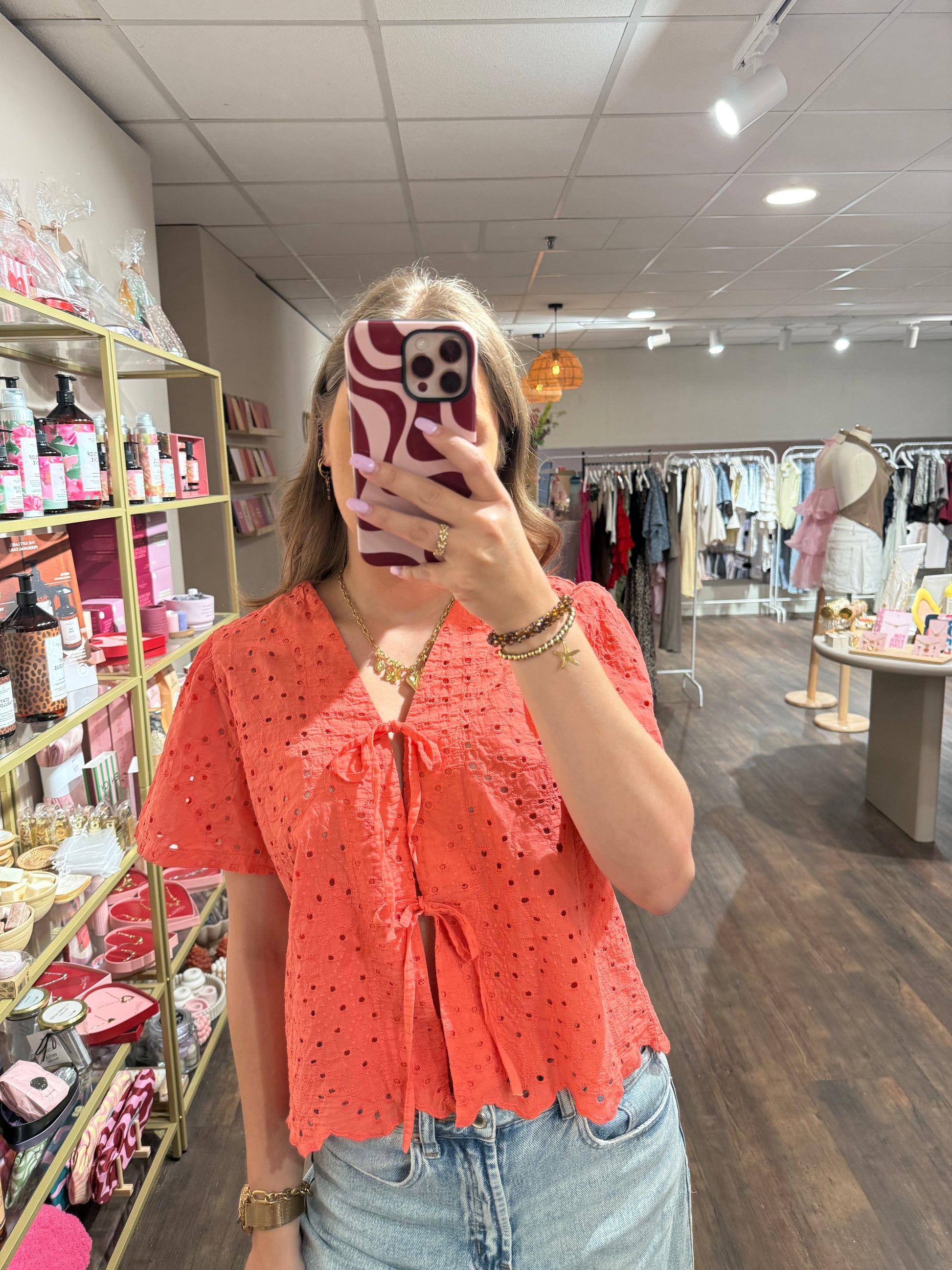 Zomerse blouse met korte mouwen 