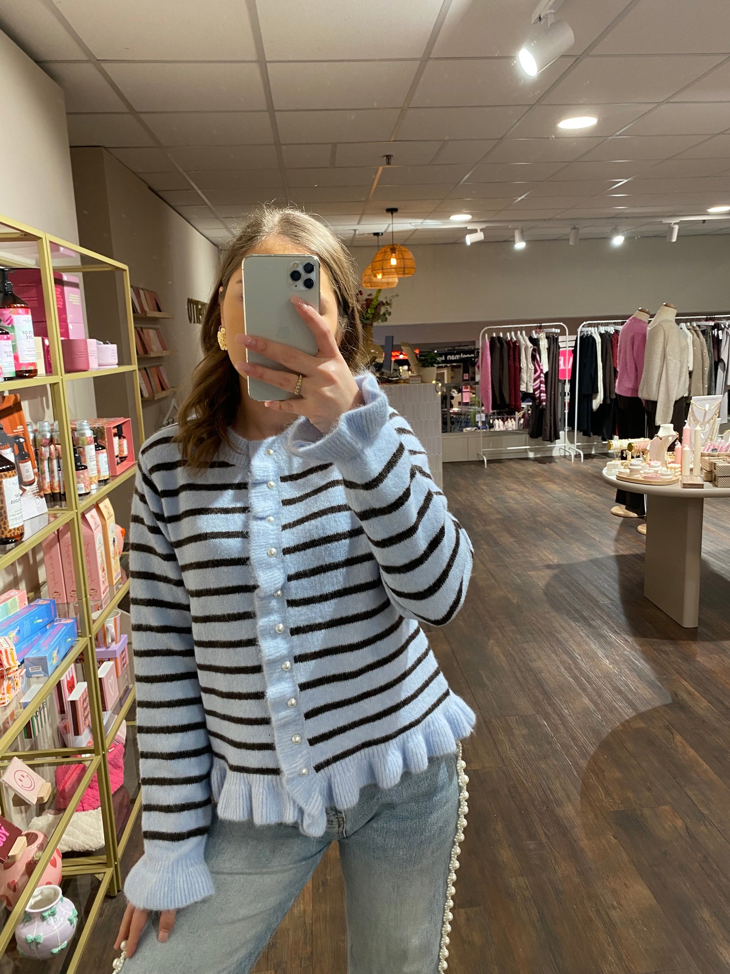 Trendy gestreepte cardigan die casual en chic te combineren is.