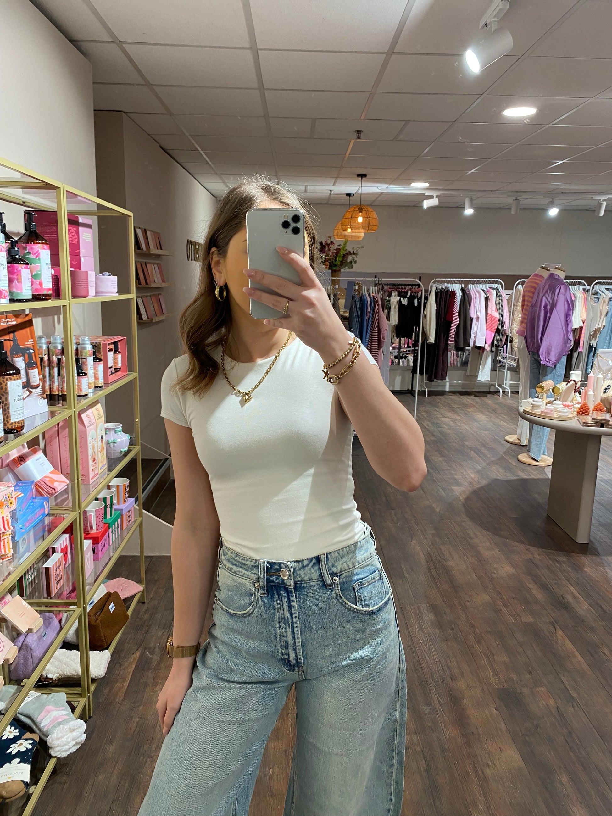 Perfecte creme basic top voor elke outfit.