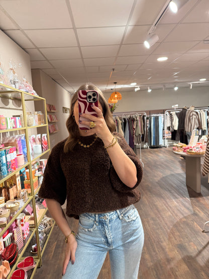 Debbie - boucle trui bruin korte mouw