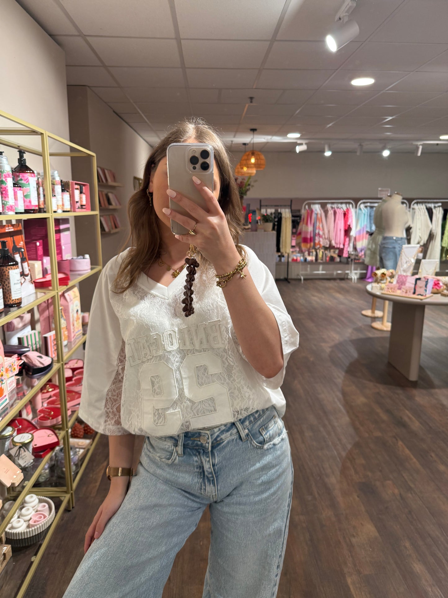 Trendy oversized top perfect voor festival season.