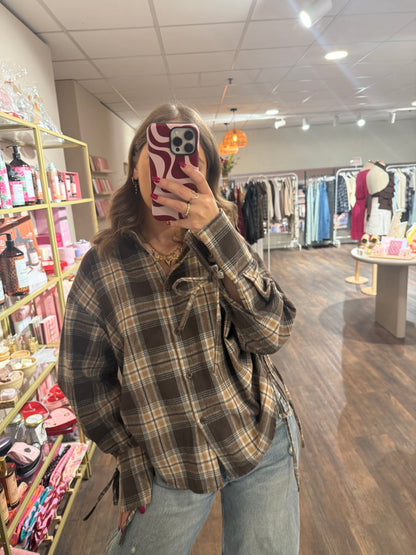 Geruite damesblouse met touwtjes in de taille.  