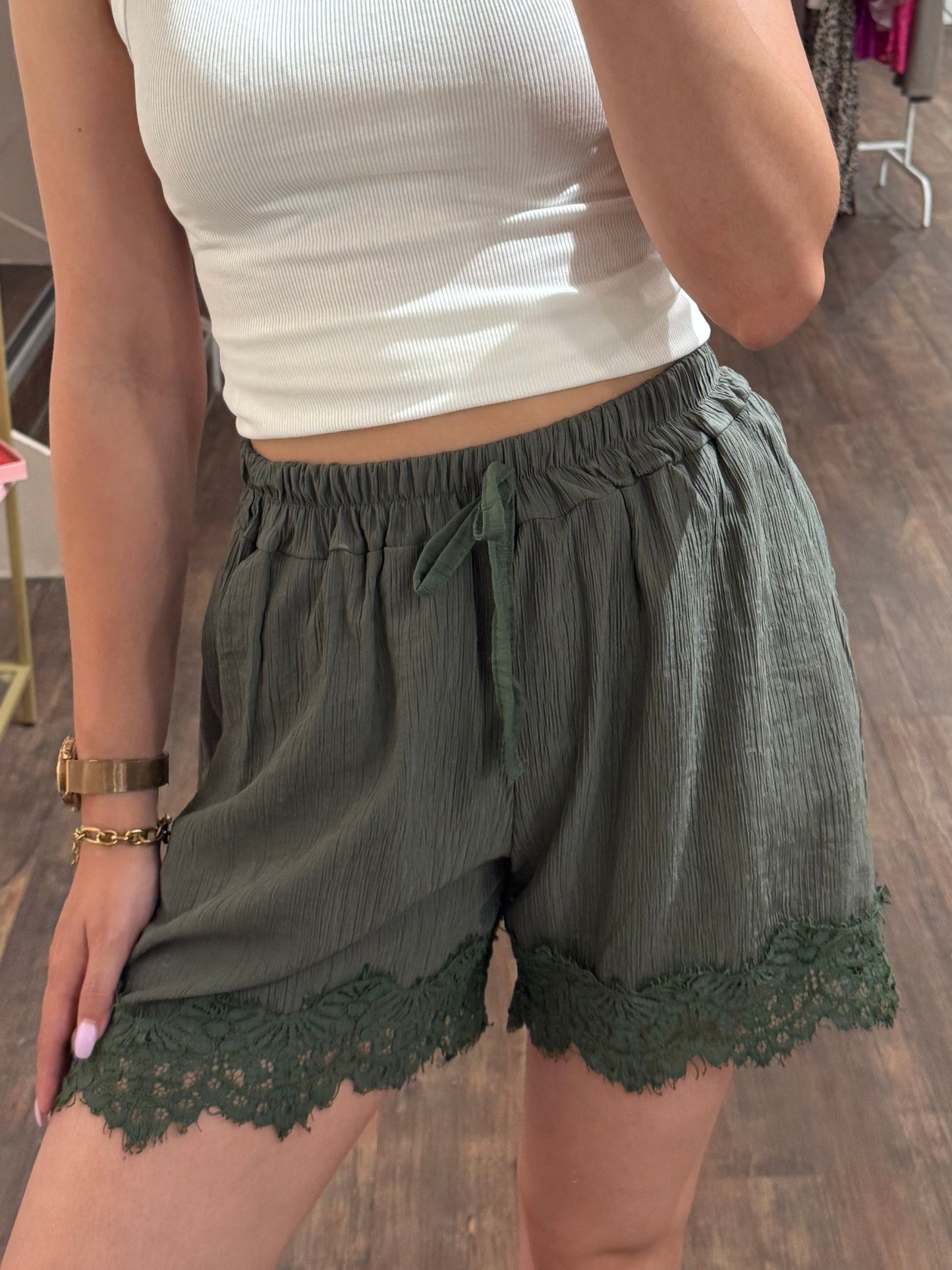 Groene lace short met boho uitstraling 