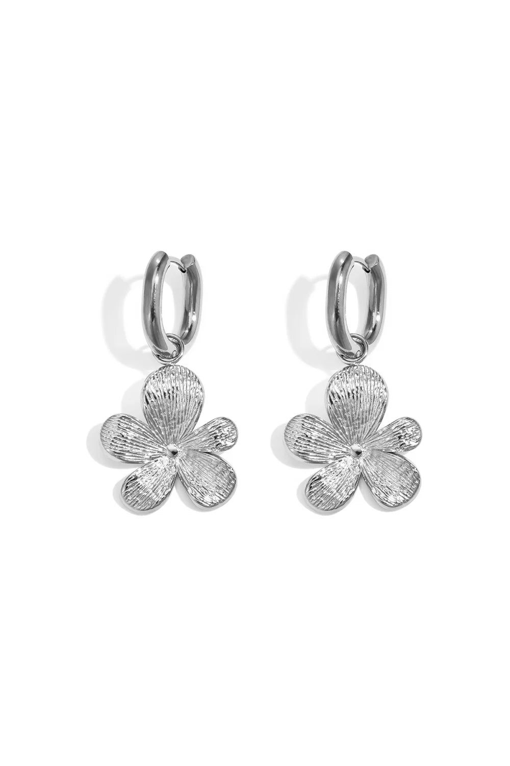 Hangende bloemen oorbellen zilver