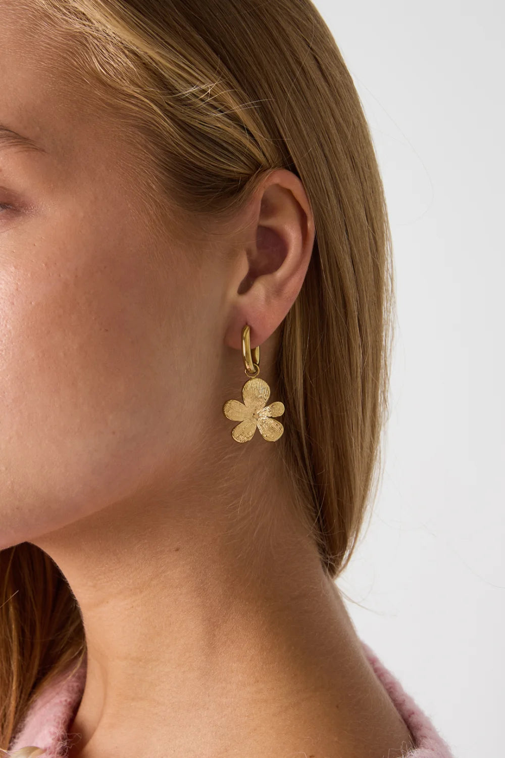 Hangende bloemen oorbellen zilver