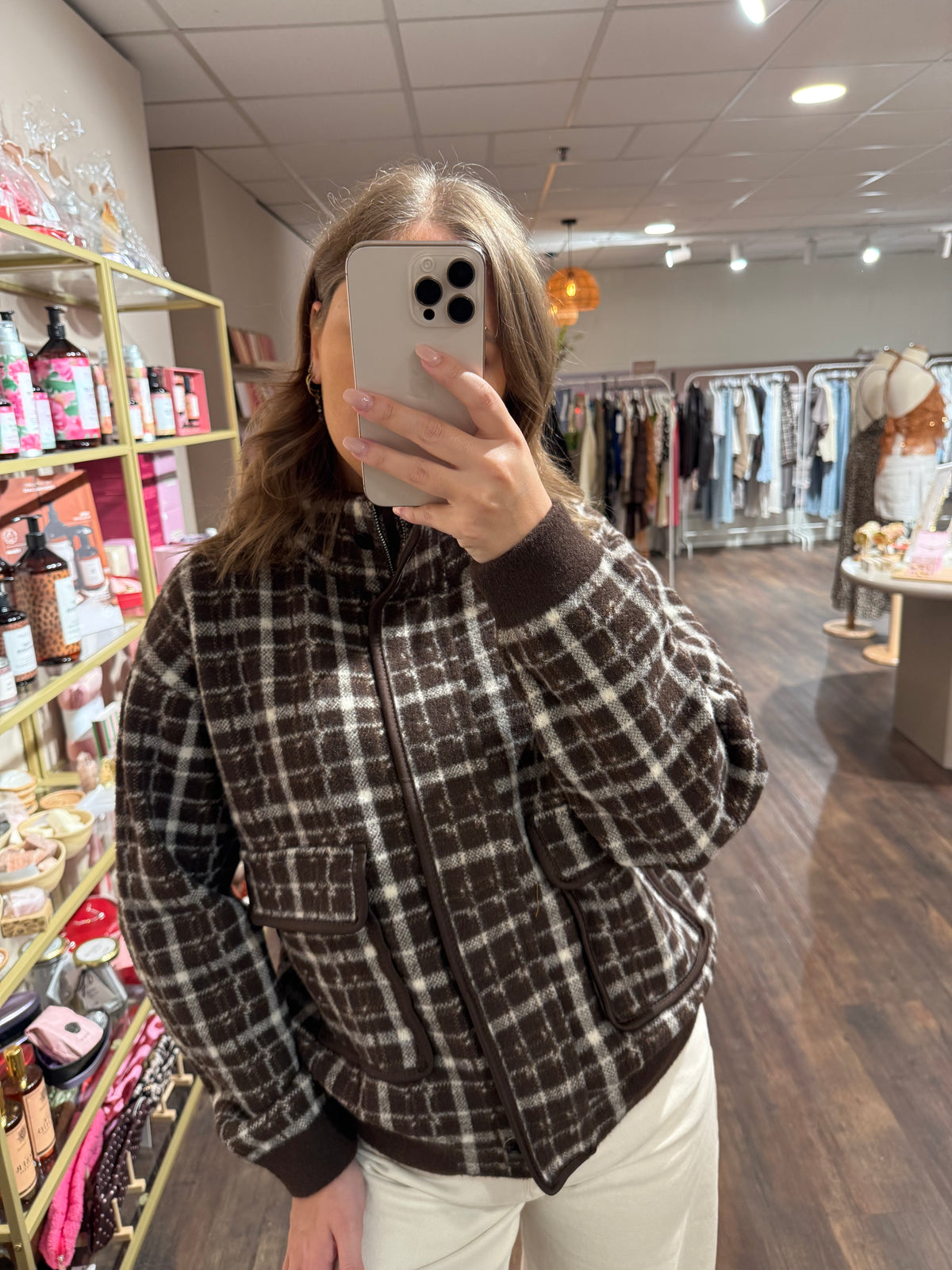 Trendy najaarsjasje in bruine tinten 