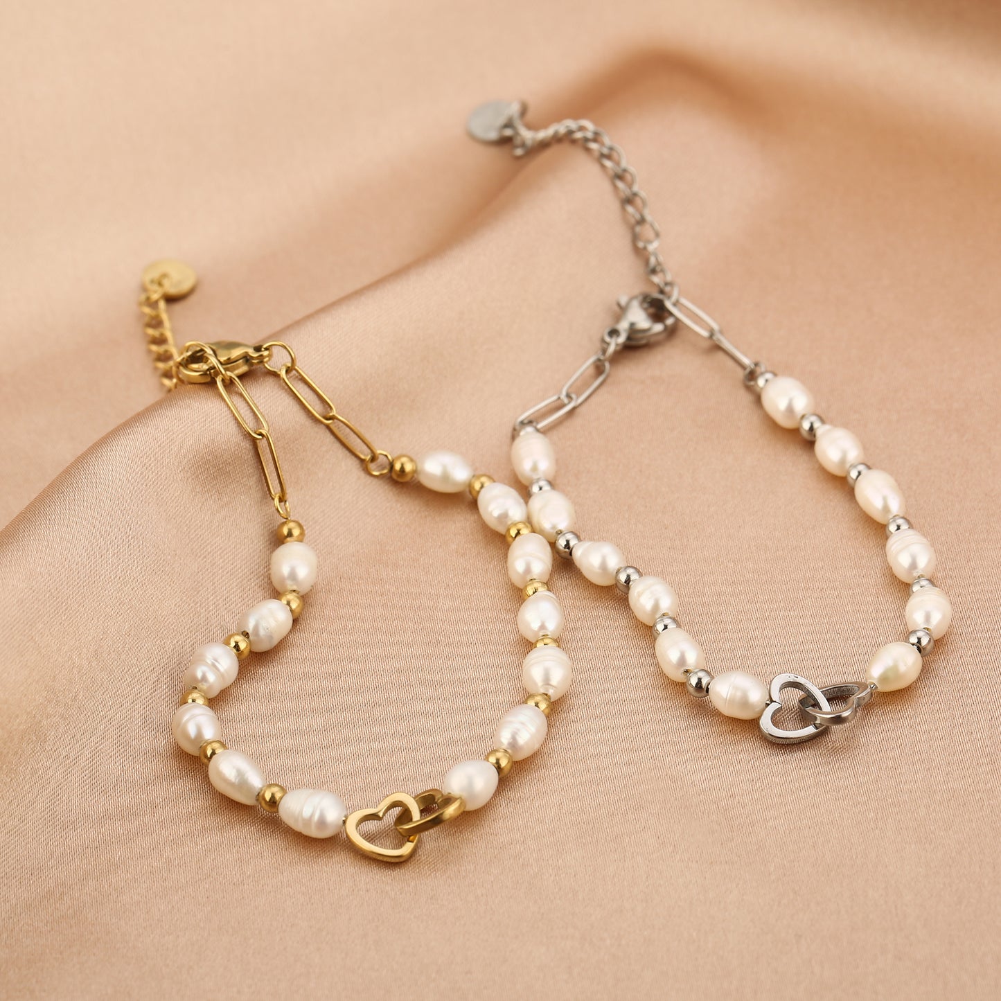 Parel met hartjes armband zilver