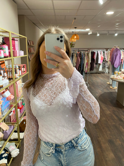 Elegante lace top met vrouwelijke uitstraling.