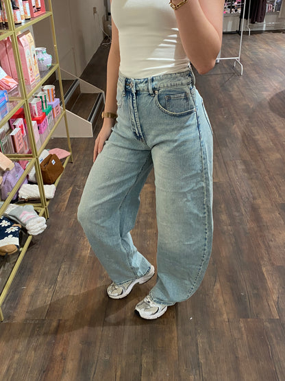 Moderne balloon fit denim.