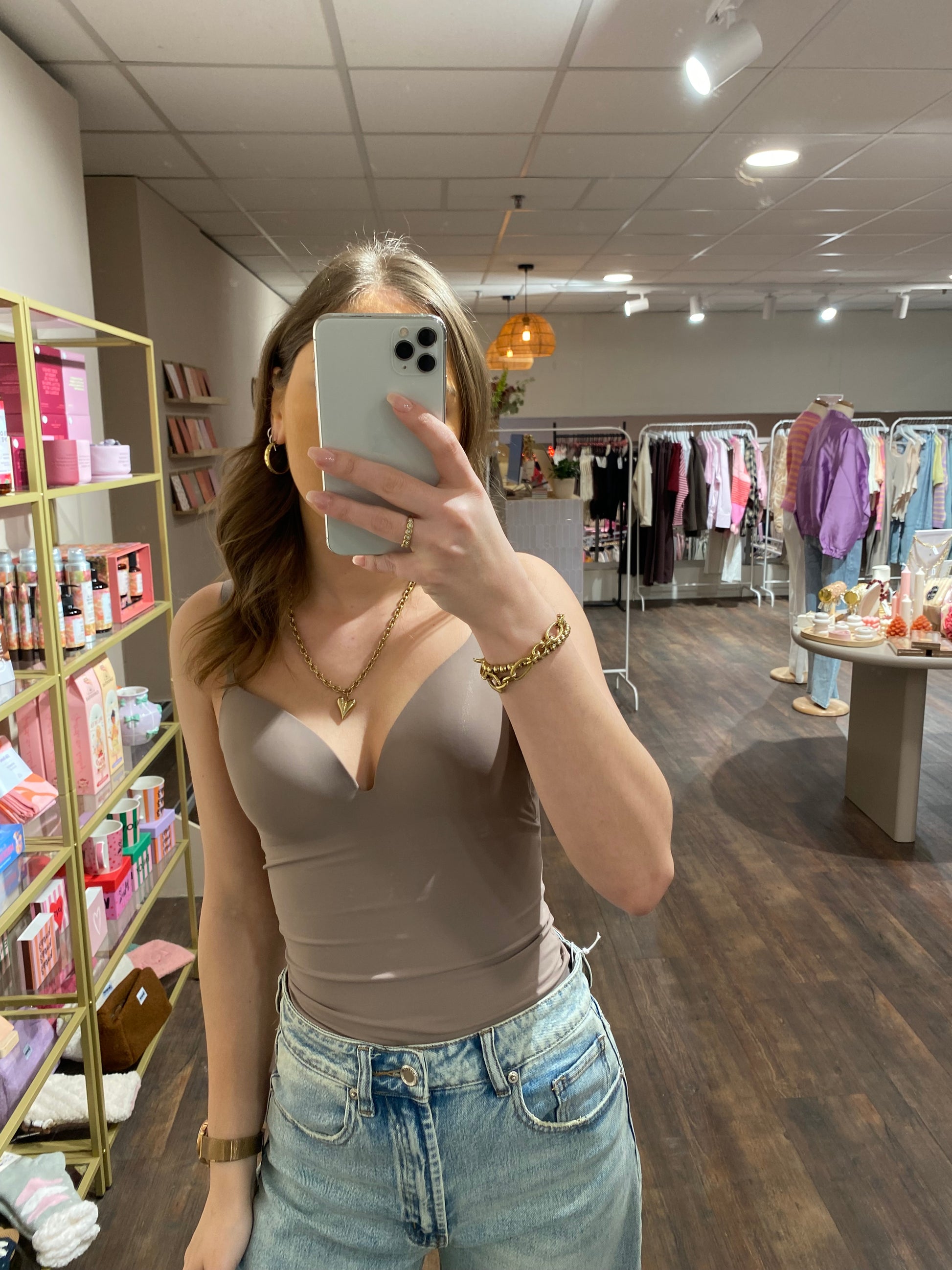 Naadloze shapewear body die figuur mooi vormt.