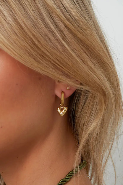 Rechthoekig creolen met hangend hart met steentjes oorbellen zilver