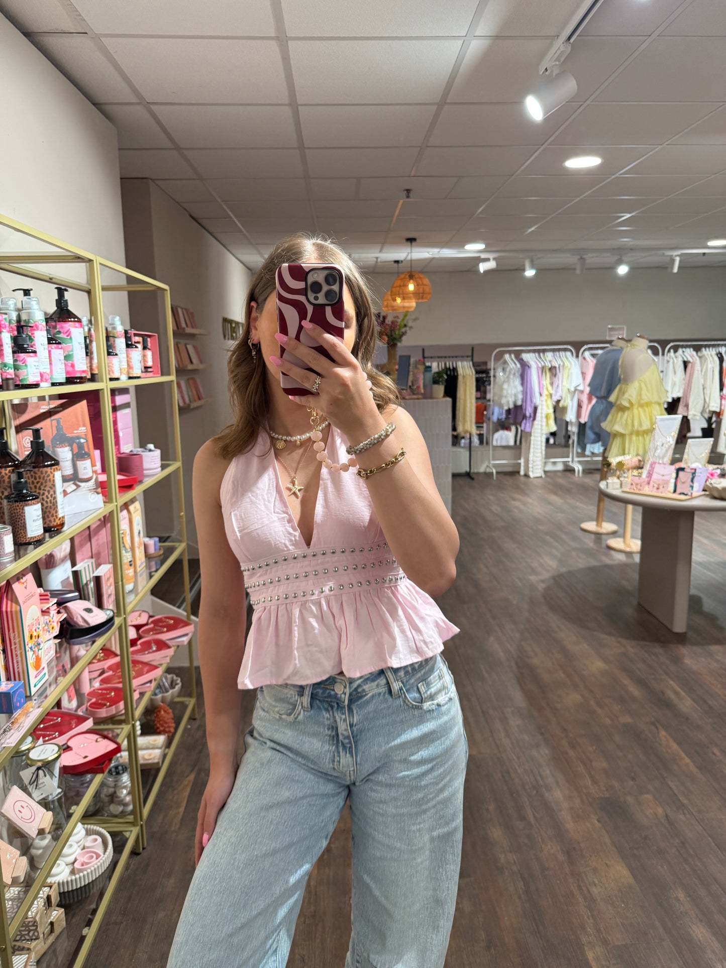 Trendy roze top met V-hals en halterneck